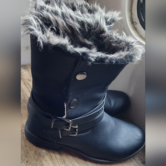 Olivia Miller Black Winter Rain Boots with Faux Fur - Picture 1 of 7